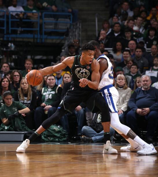 迫使其向侧 迫使其向侧